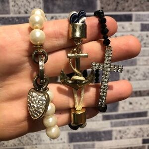 5/$15 • 🐱 3 Bracelets